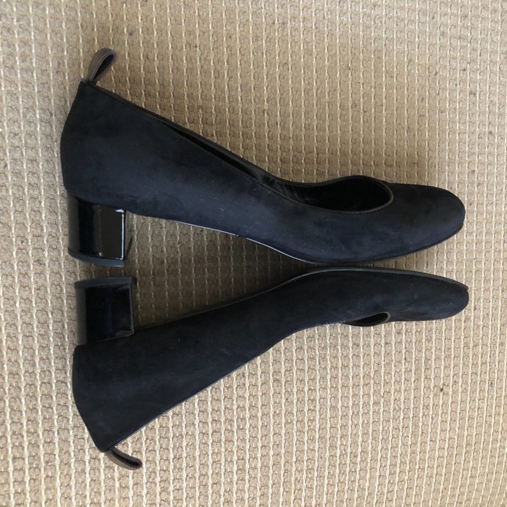 Louis Vuitton Uniformes Black Suede Revival Round - Picture 8 of 14